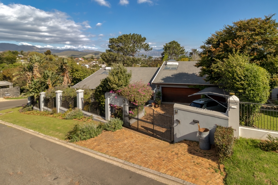 4 Bedroom Property for Sale in Fairview Heights Western Cape
